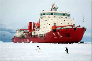 Chinese Icebreaker to reach Iceland over the Arctic